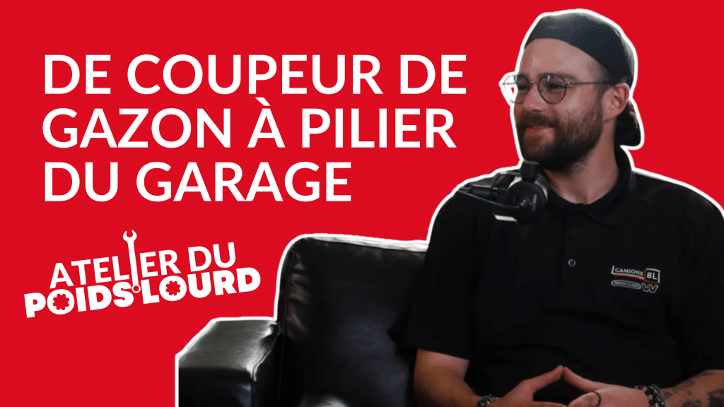De coupeur de gazon a pilier du garage